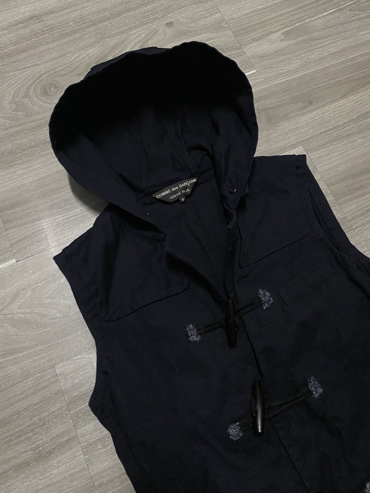 Comme des Garcons Homme Plus Comme des Garcons - 2000’s - Sleeveless Hooded Duffle Coat Size US S / EU 44-46 / 1 - 3 Thumbnail