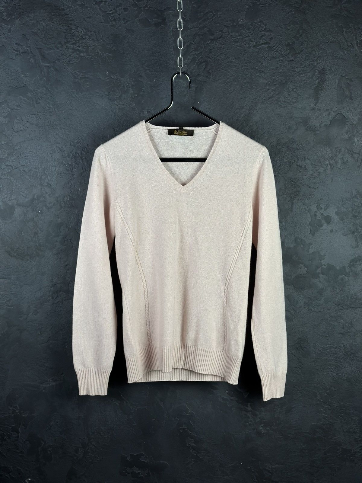 Loro Piana Loro Piana Baby Cashmere Long Sleve Knit V-Neck Pink Women's Size M / US 6-8 / IT 42-44 - 1 Thumbnail
