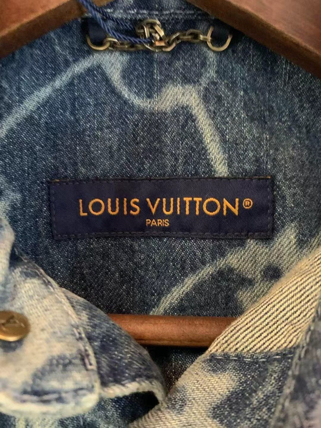 Louis Vuitton LOUIS VUITTON SS24 Logo Denim Short Sleeve Shirt Blue XS Size US XS / EU 42 / 0 - 3 Thumbnail