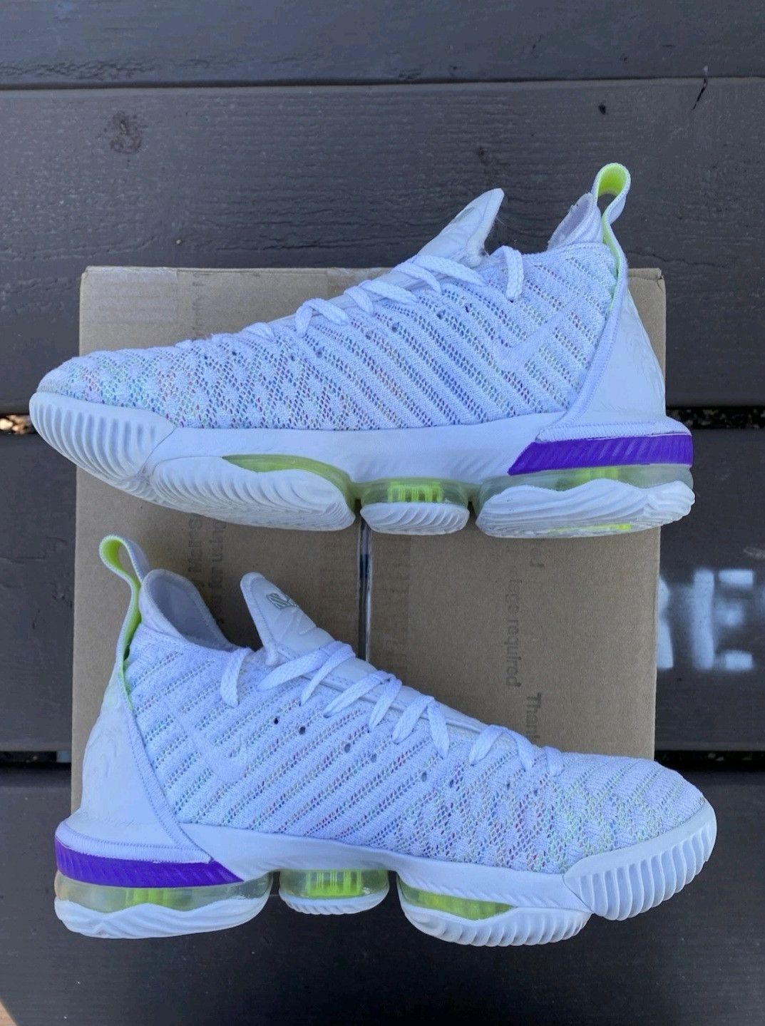 Nike Nike LeBron 16 Buzz Lightyear AO2588102 Size 7.5 Men Size US 7.5 / EU 40-41 - 4 Thumbnail