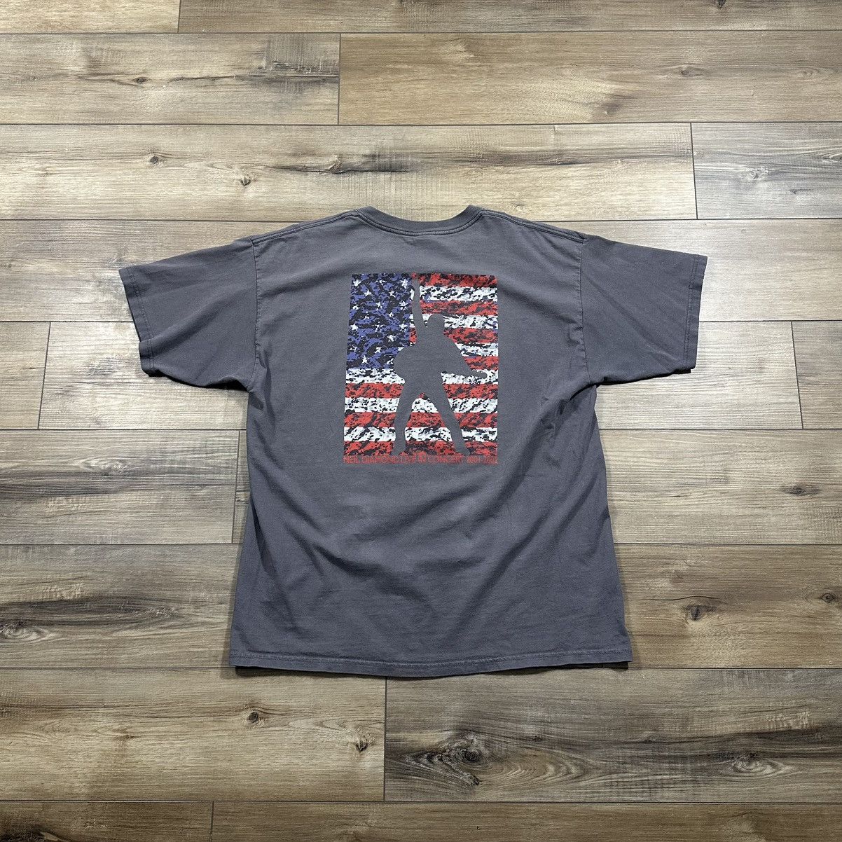 Gildan Vintage 2001 Neil Diamond Live in Concert Band Tee Size US XL / EU 56 / 4 - 5 Thumbnail