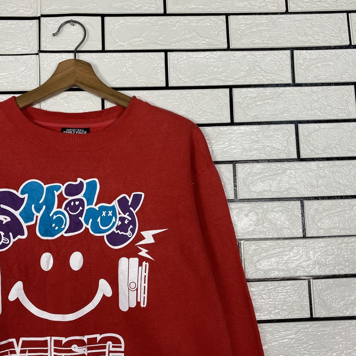Japanese Brand 📌Vintage Sweatshirt Smiley Face Big Logo Over Print Size US L / EU 52-54 / 3 - 7 Thumbnail