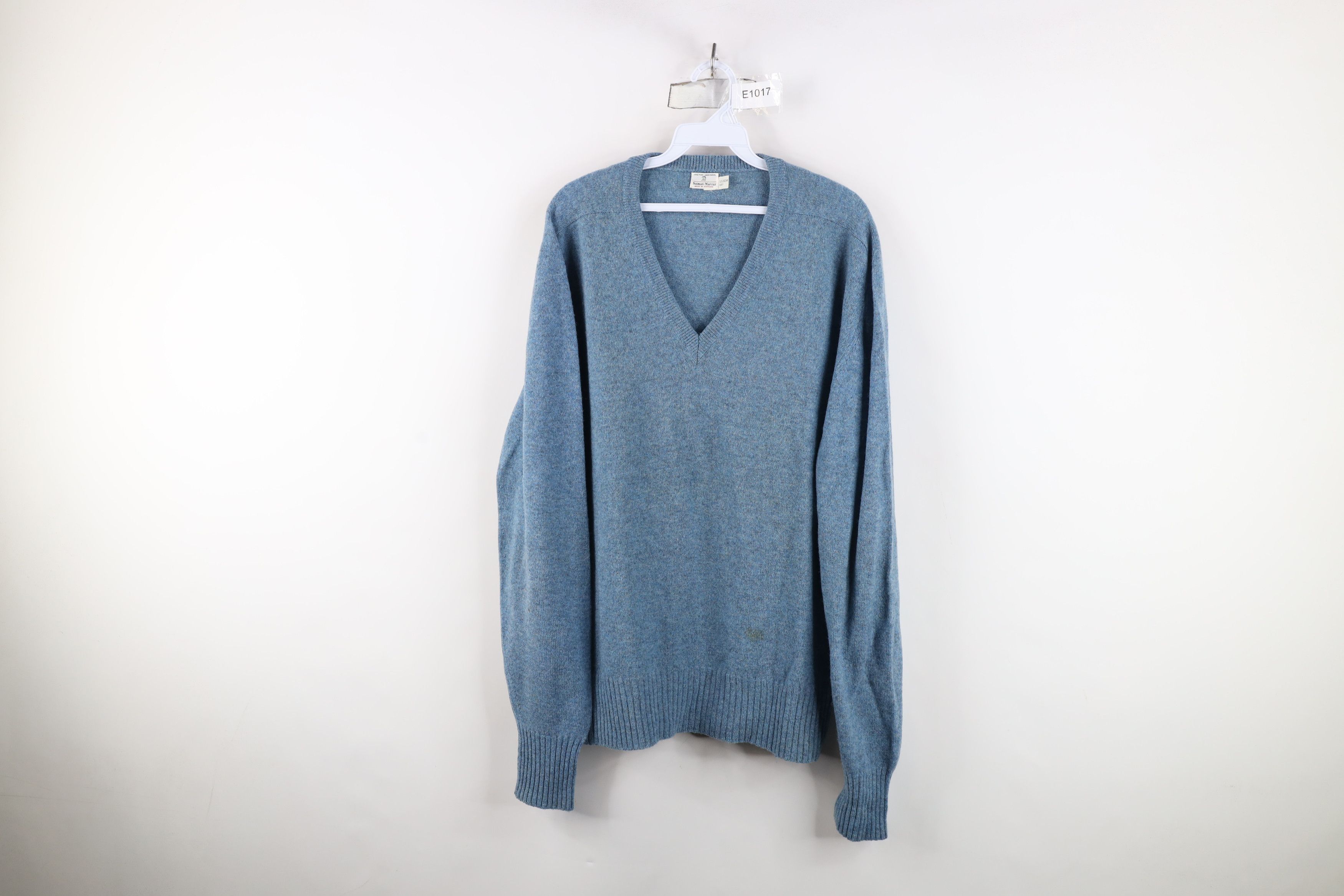 Vintage Vintage 70s Streetwear Blank Lambswool Knit V-Neck Sweater Size US XXL / EU 58 / 5 - 1 Thumbnail