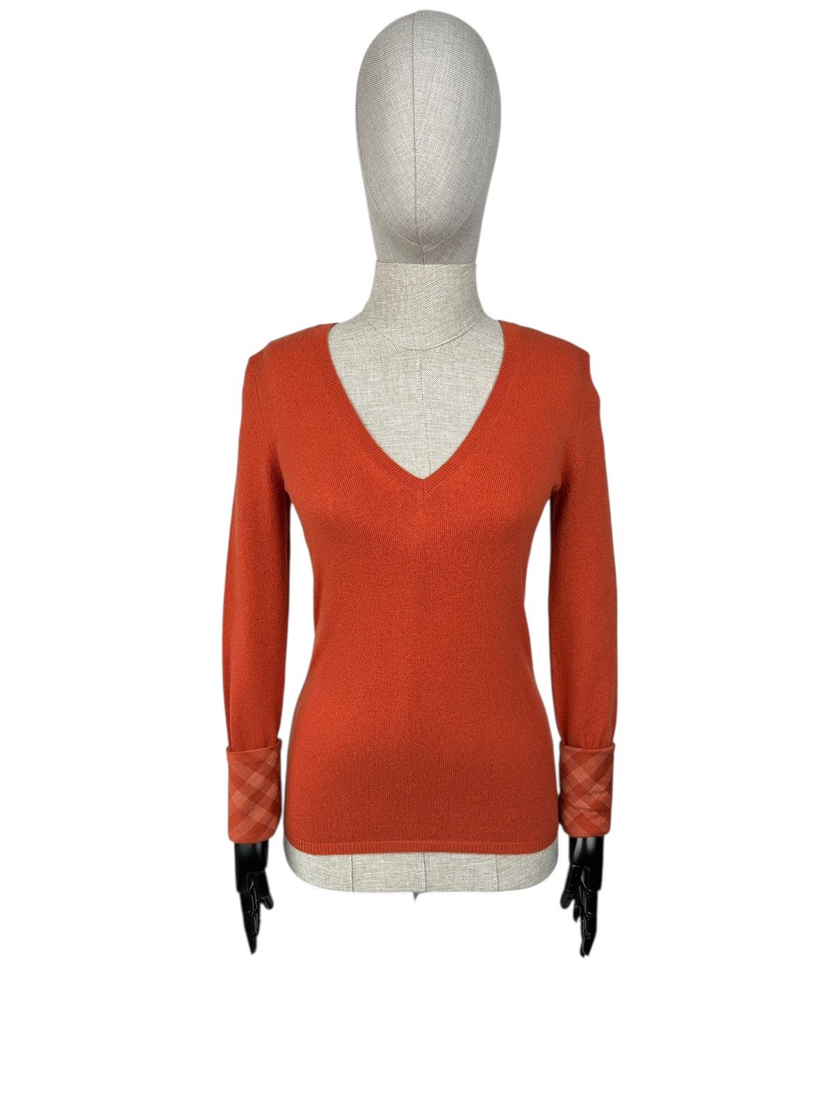 Burberry BURBERRY BRIT 100% Cashmere V-Neck Pulover Sweater Women’s Size XS / US 0-2 / IT 36-38 - 2 Thumbnail