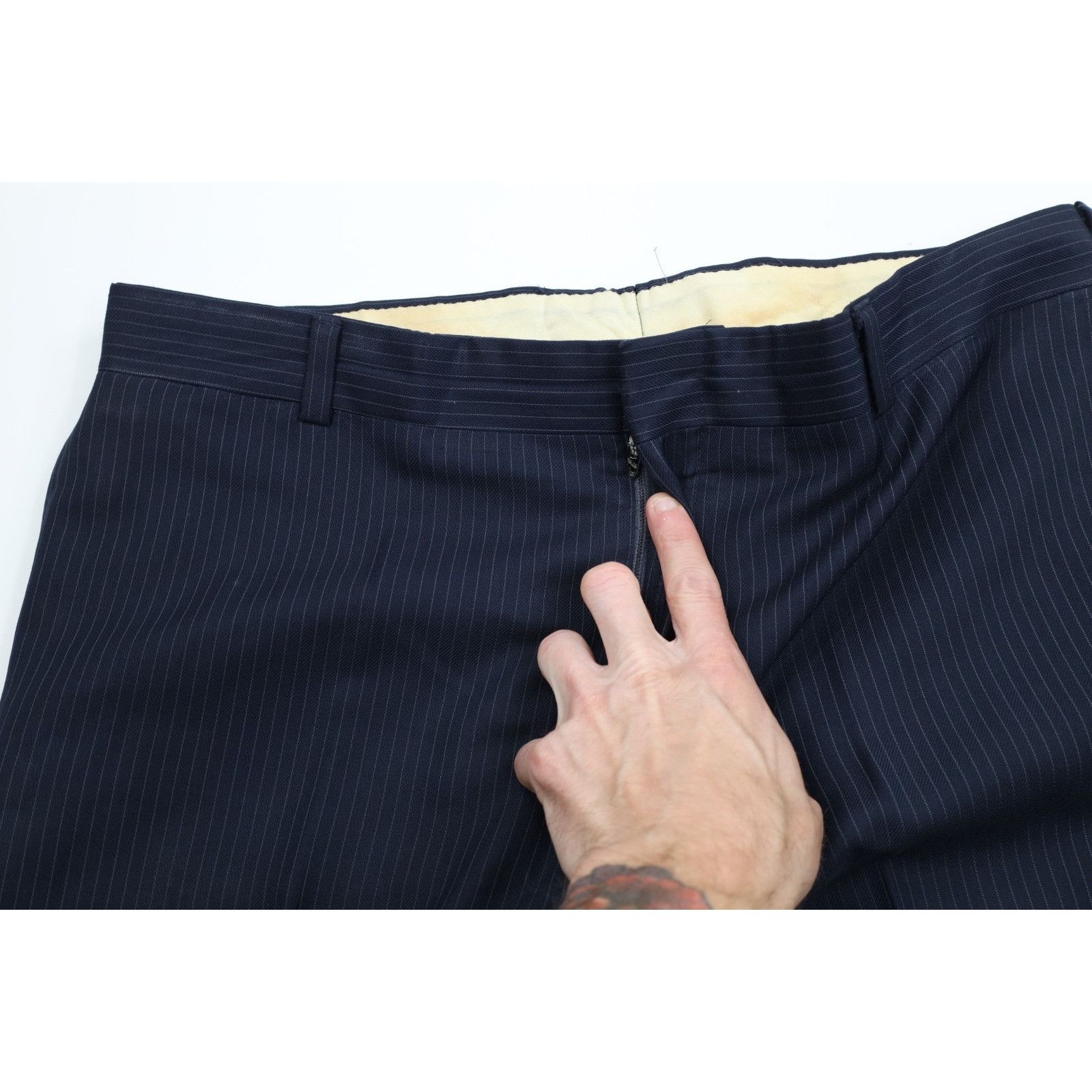 Vintage Vintage 70s Streetwear Distressed 3 Piece Pinstriped Suit Size 44R - 21 Thumbnail