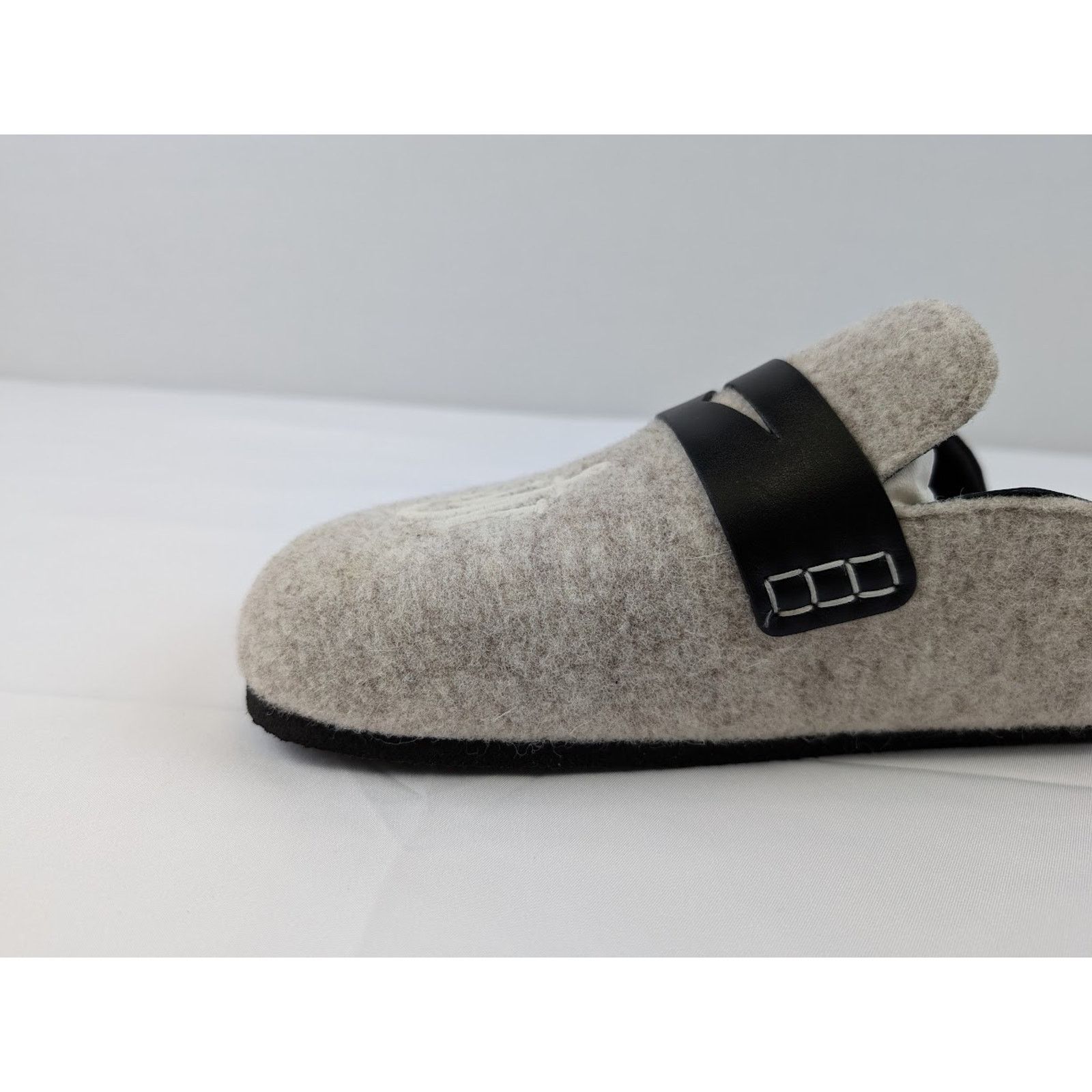 JW Anderson o1rshd1 Embroider Loafer in Natural Size US 9 / EU 42 - 7 Thumbnail