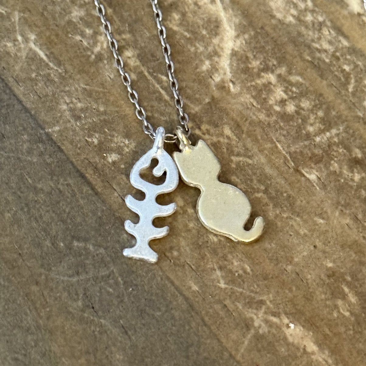 Other Dainty gold tone cat charm and fish skeleton necklace Size ONE SIZE - 5 Thumbnail