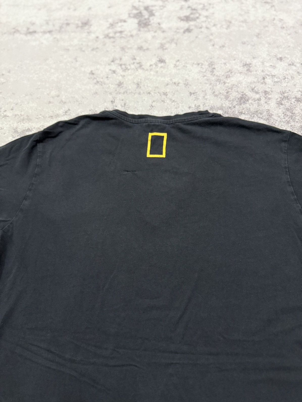 Uniqlo National Geographic X Uniqlo Vneck Tshirt Size US M / EU 48-50 / 2 - 11 Thumbnail