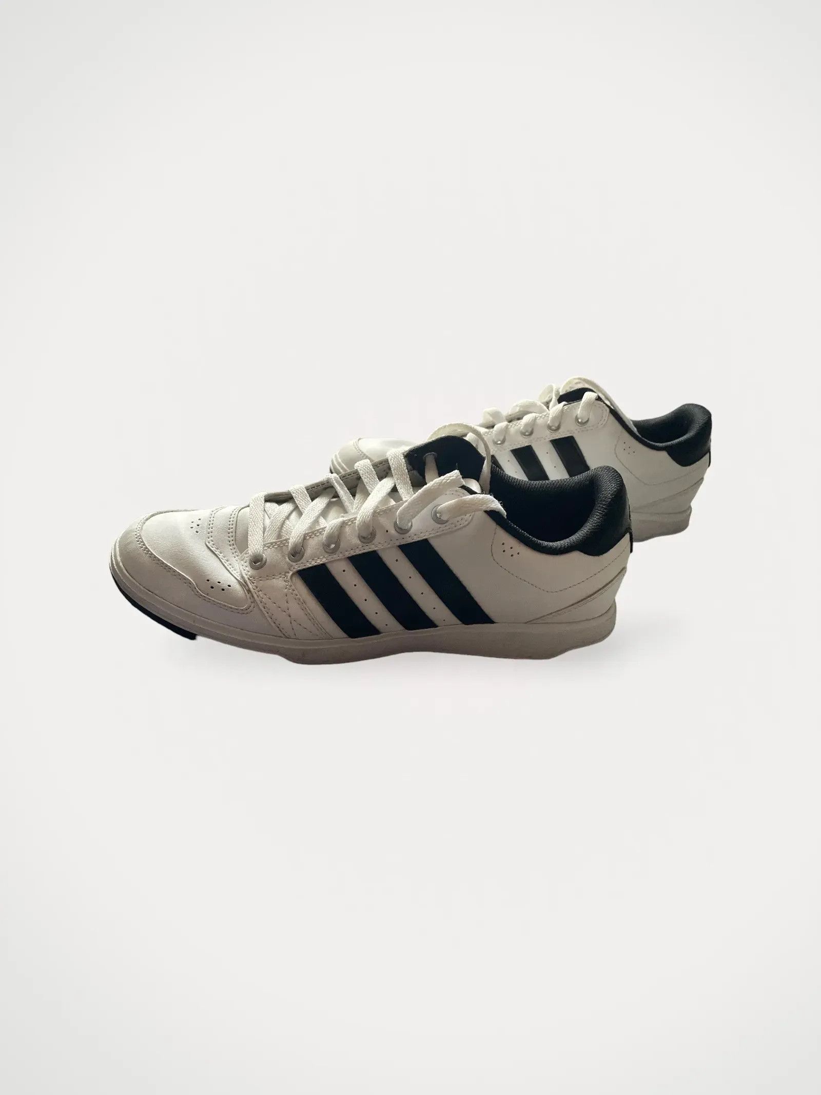 Adidas Adidas Sneakers Size US 12.5 / EU 45-46 - 1 Thumbnail