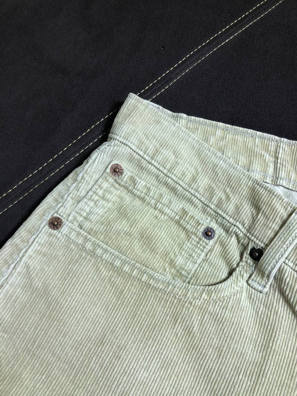 Levi's Vintage Levi's Corduroy Jeans 753 Relaxed Straight Leg Y2K Size US 32 / EU 48 - 6 Thumbnail