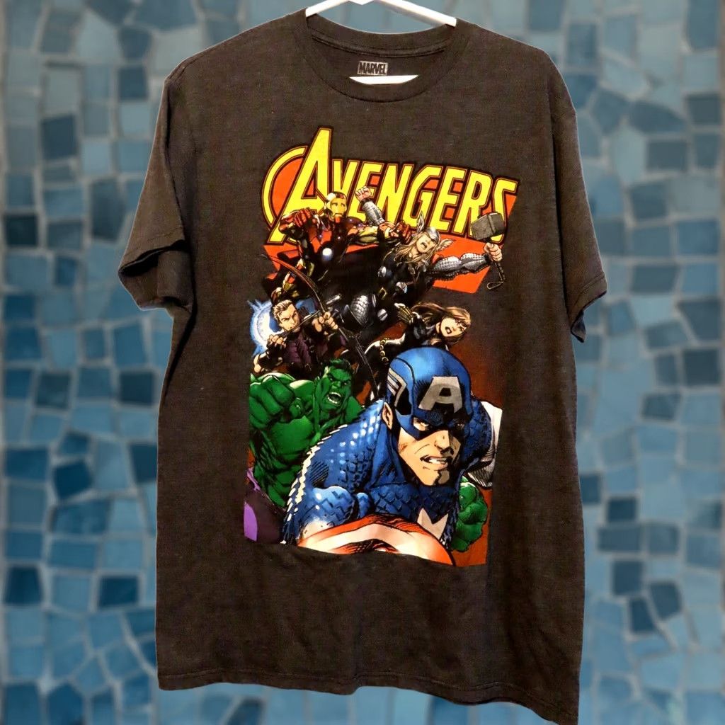 Vintage Marvel Avengers T-Shirt Mens Size L Captain America Thor Hulk Ironman Gray Crew Neck Short Sleeve Size US L / EU 52-54 / 3 - 1 Thumbnail