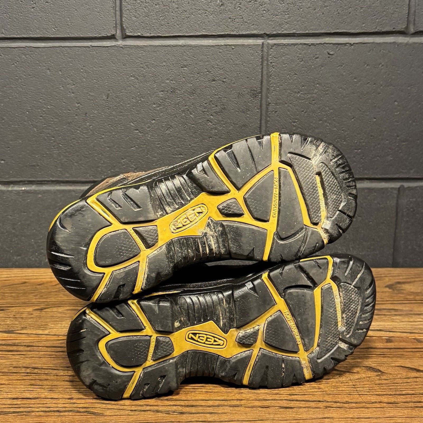 KEEN Keen Brown Leather Soft Toe Utility Work Hiking Boots USA Size US 10.5 / EU 43-44 - 8 Thumbnail