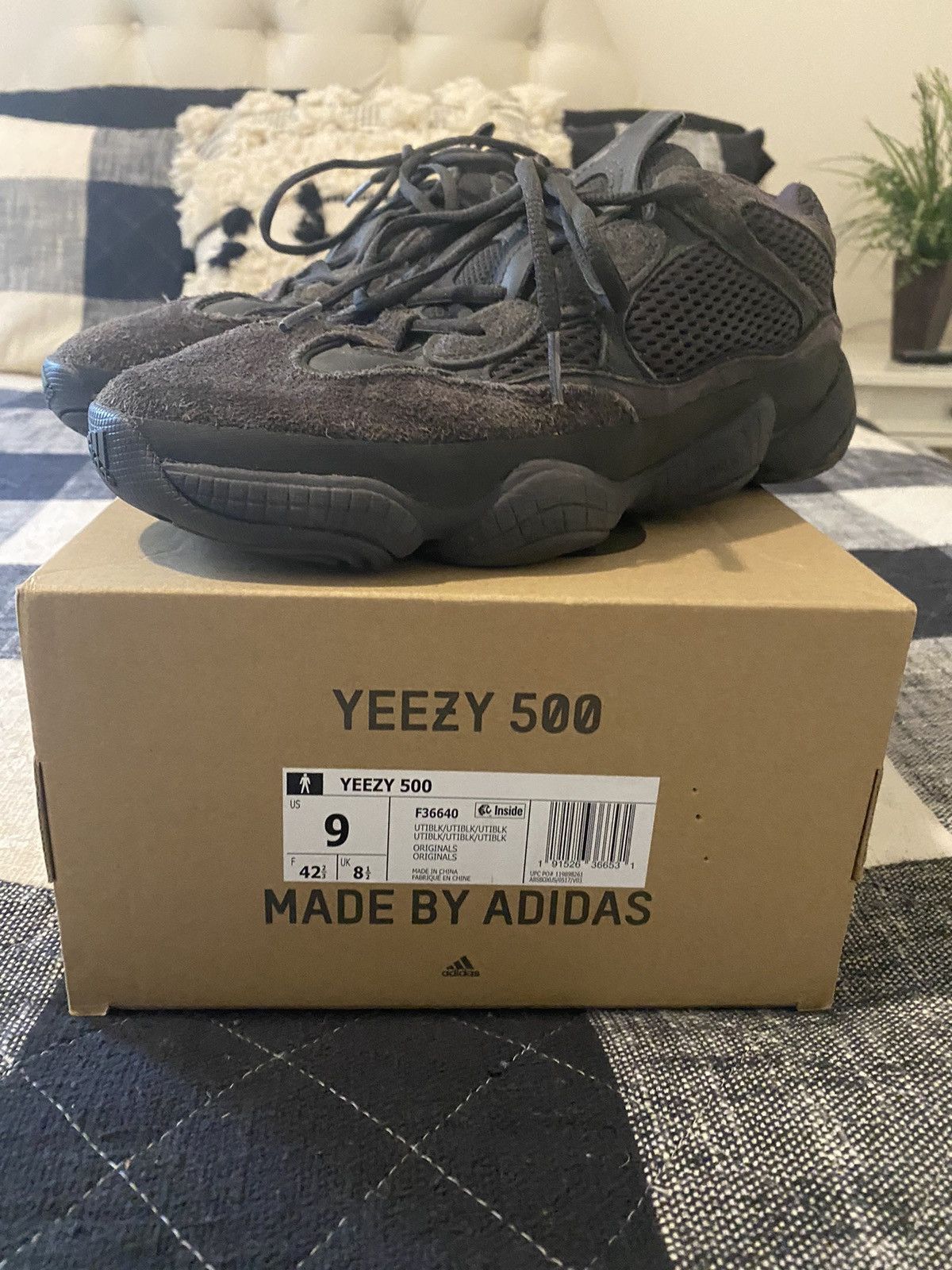 Adidas × Kanye West Yeezy 500 ‘Utility Black’ 2018 Size US 9 / EU 42 - 6 Thumbnail