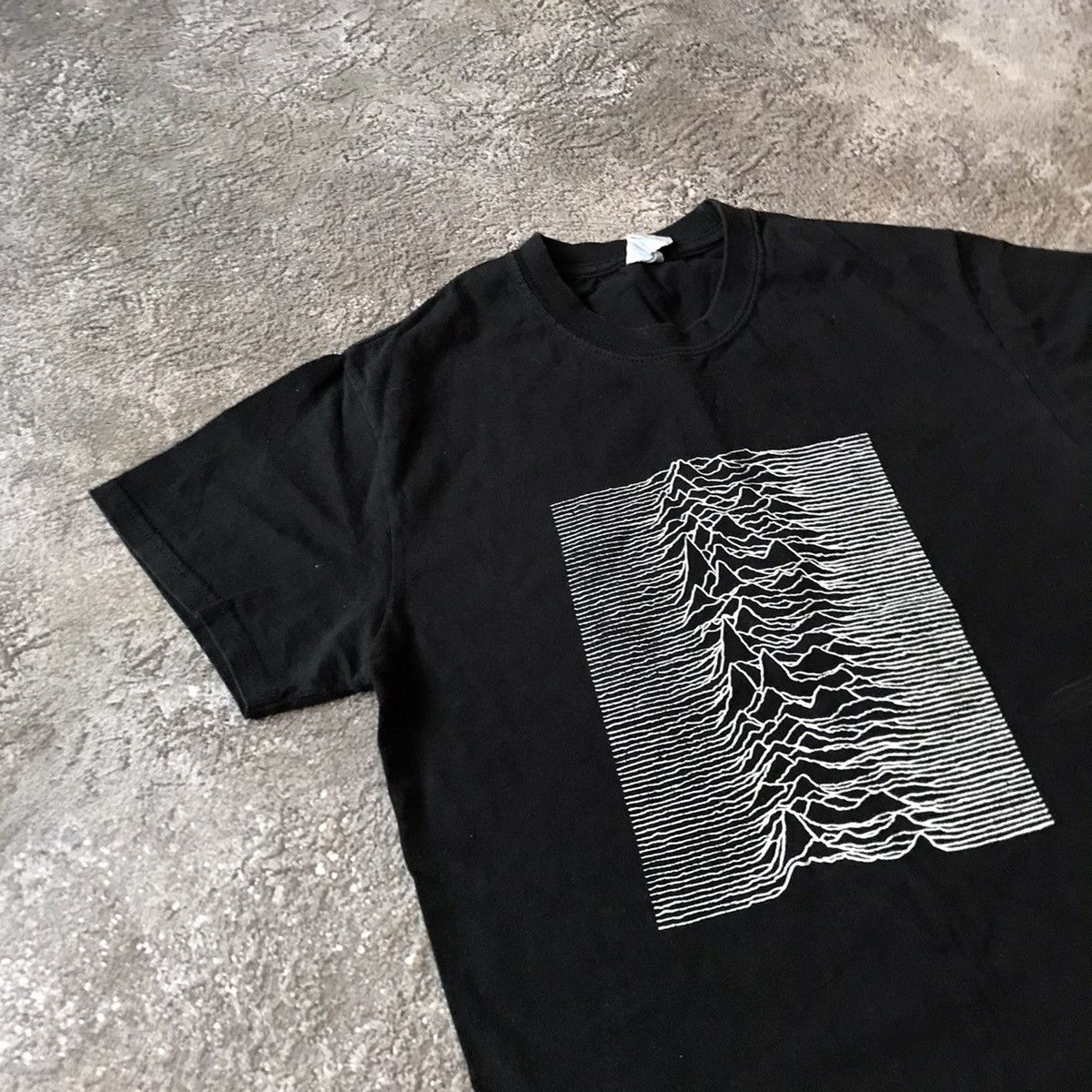 Vintage Vintage Y2K Joy Division Graphic Tee Band Grunge Baggy S Size US S / EU 44-46 / 1 - 3 Thumbnail