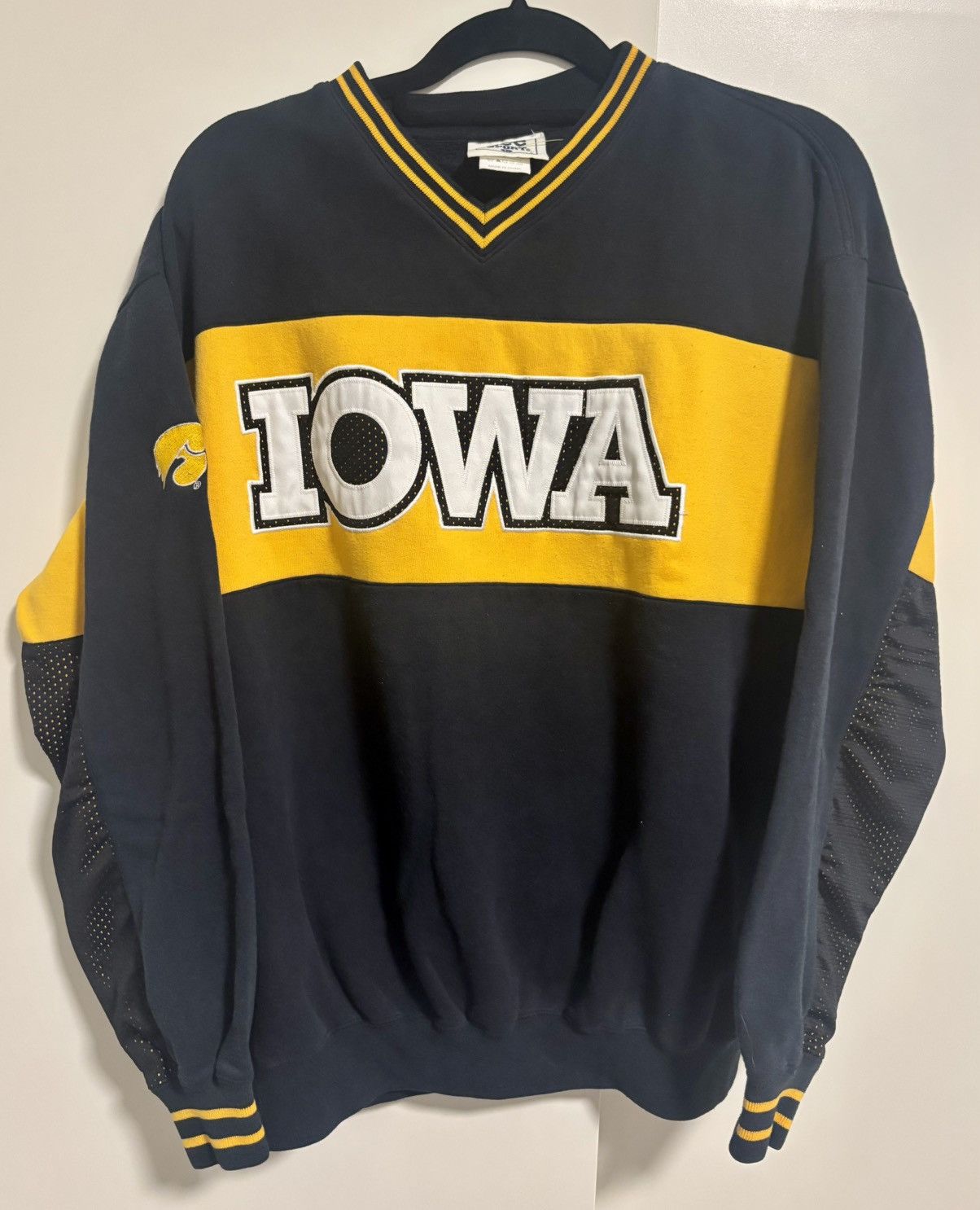 Lee Vintage Lee Sports Iowa Hawkeyes Sweatshirt Size Large Size US L / EU 52-54 / 3 - 1 Thumbnail