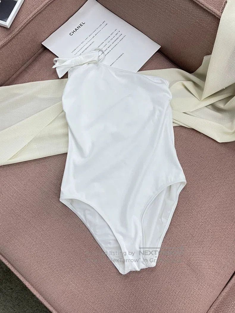 Chanel Chanel White Bow One. Size US 38 / EU 54 - 1 Thumbnail
