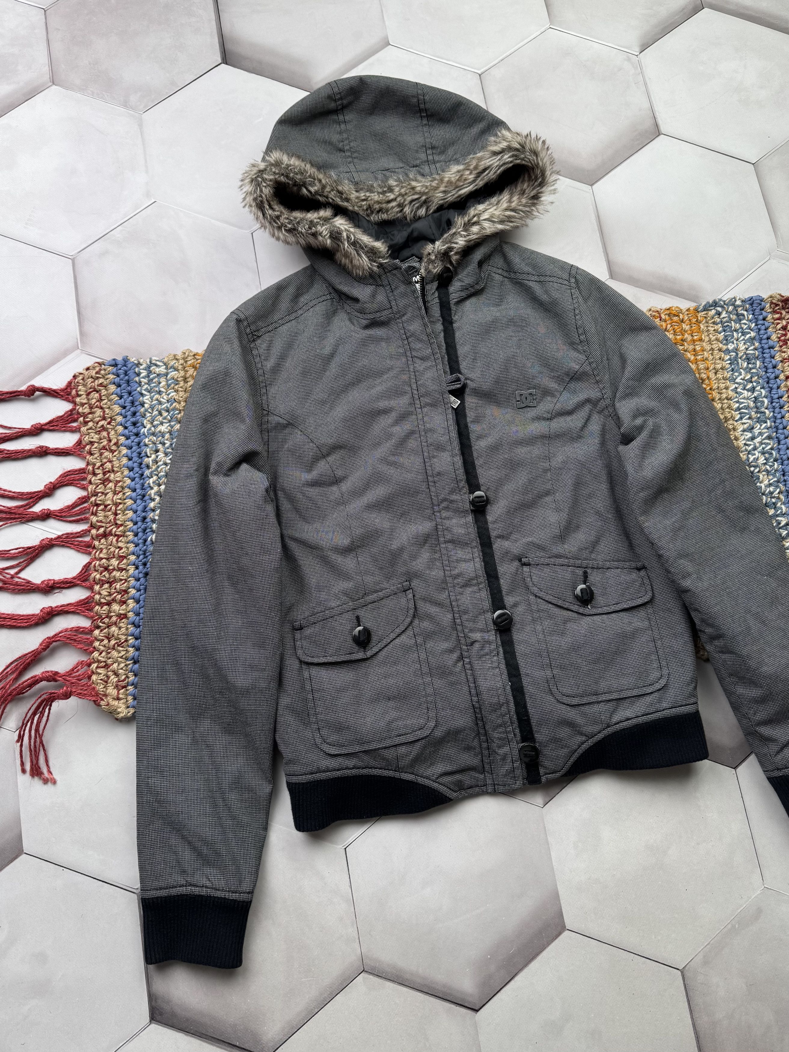 Japanese Brand Vintage Cropped Jacket With Faux Fur Hood (E4) Size M / US 6-8 / IT 42-44 - 2 Thumbnail