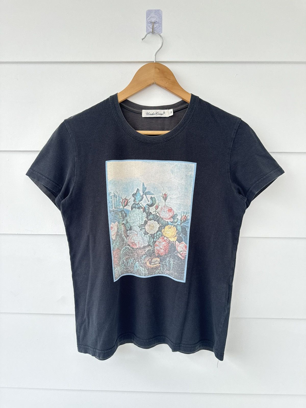 UNDERCOVER FLOWER PHOTO TEE