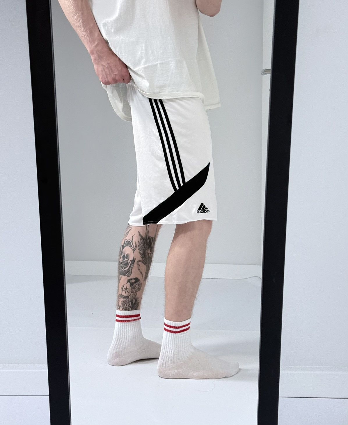 Adidas Vintage Adidas Y2K streetwear sportswear shorts Size US 32 / EU 48 - 1 Thumbnail