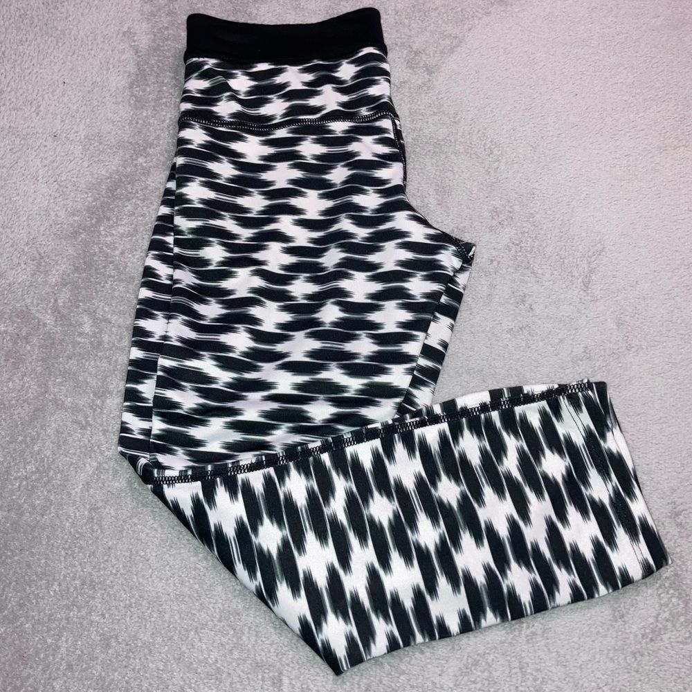 Nike Nike, Womens Relay Printed Cropped Boho Tribal Patterned Leg Size 25" / US 0 / IT 36 - 12 Thumbnail
