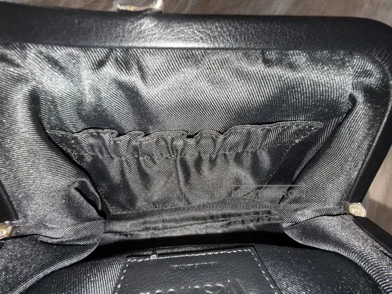 Vivienne Westwood Vivienne Westwood size os Black matte embossed bag, small Size ONE SIZE - 5 Thumbnail
