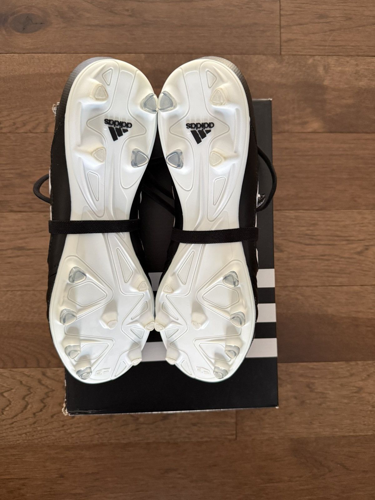 Adidas Adidas Gloro’s Size US 11 / EU 44 - 4 Thumbnail
