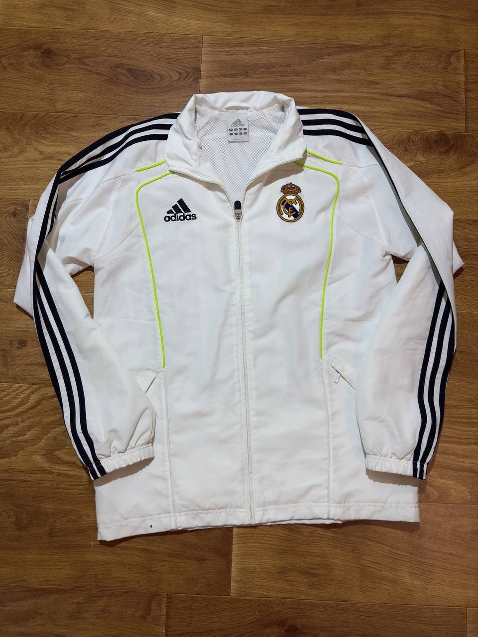 Vintage Vintage Adidas Real Madrid Tracksuit 2010/2011 Nylon Footbal Size US M / EU 48-50 / 2 - 2 Thumbnail