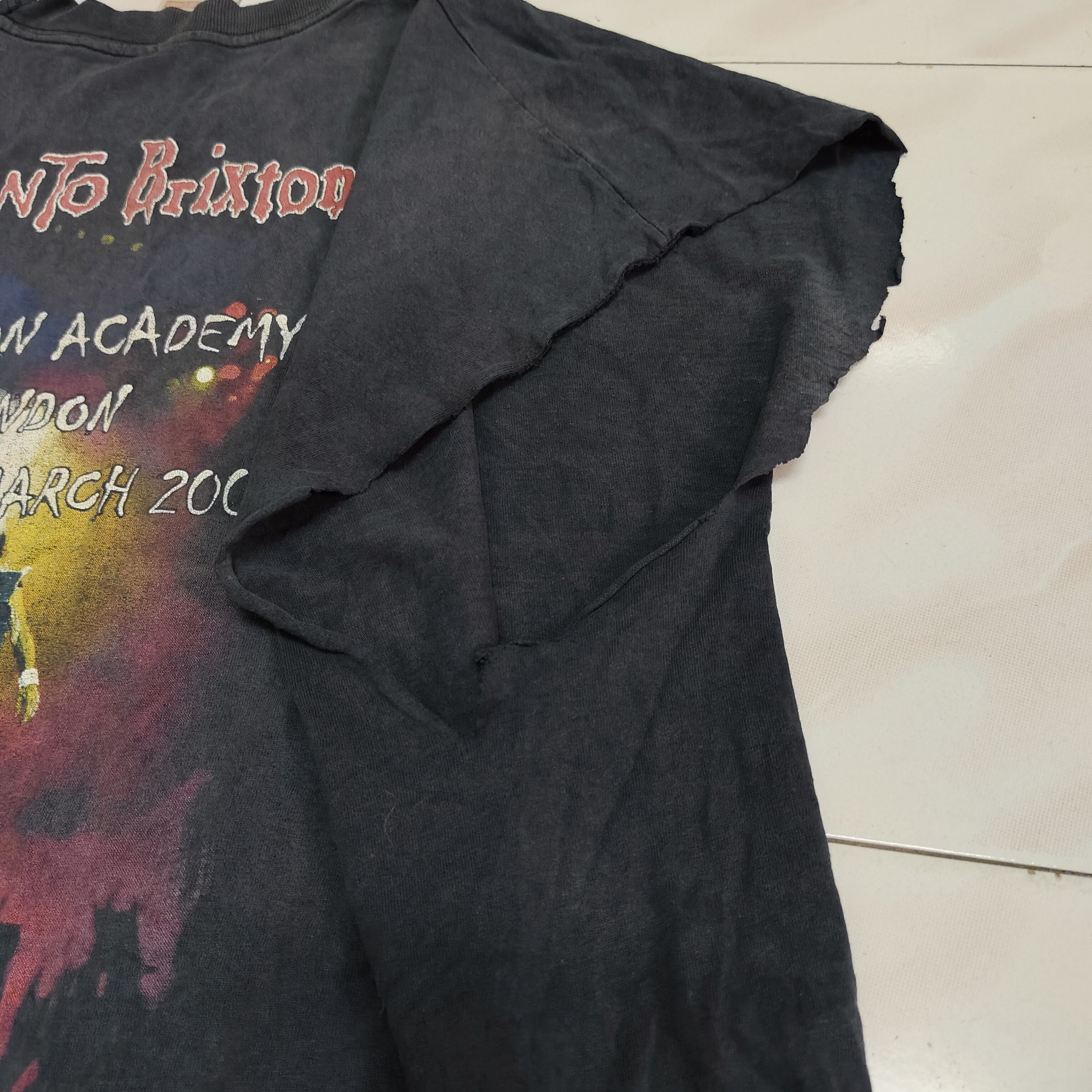 Iron Maiden Vintage Iron Maiden 2002 Distressed Destroyed T Shirt Size US XL / EU 56 / 4 - 10 Thumbnail