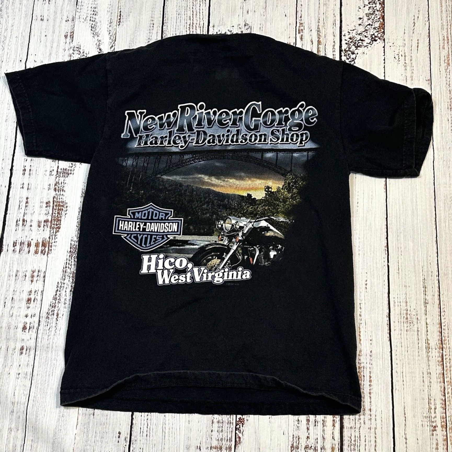 Harley Davidson Harley-Davidson American Legend Tee New River Gorge Women's Small USA Made T-Shirt Casual Graphic Geared for Biker Moto USA Womens Small Size S / US 4 / IT 40 - 7 Thumbnail