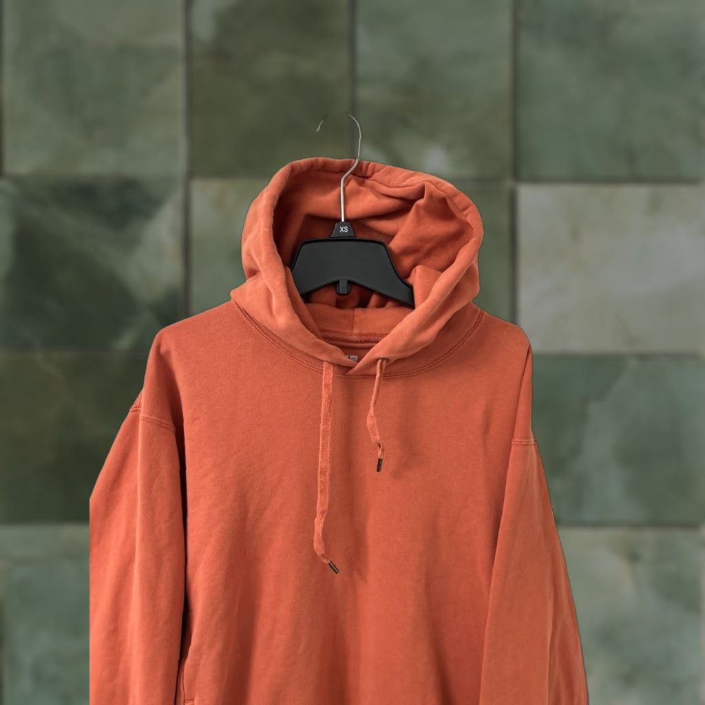 Uniqlo UNIQLO Hoodie Mens M Orange Pullover Sweatshirt Pockets Long Sleeve Crew Neck Drawstring Hoodie Size US M / EU 48-50 / 2 - 1 Thumbnail