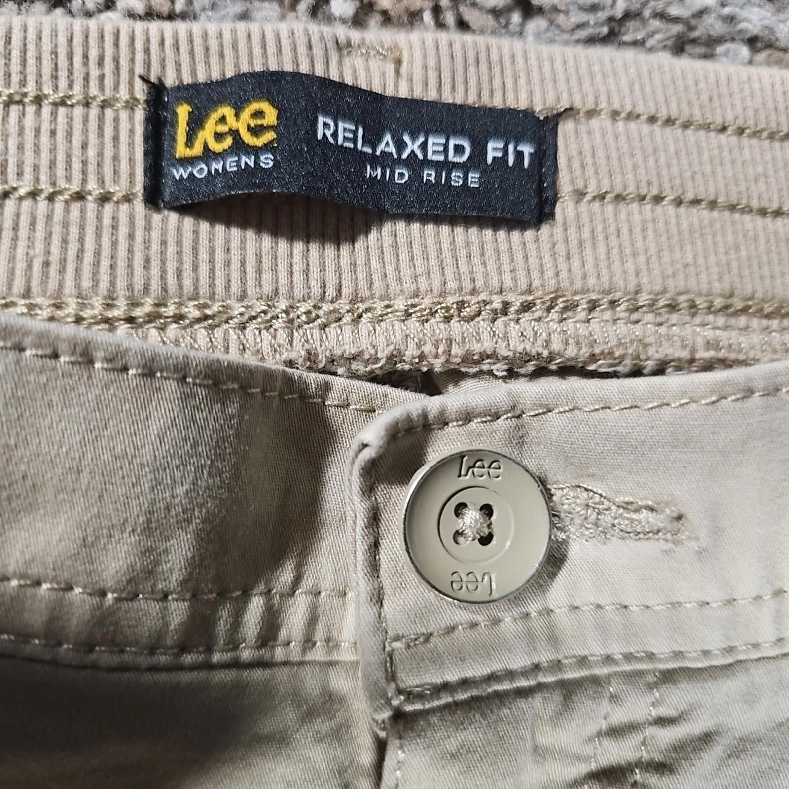 Lee Lee Relaxed Fit Midrise Womans 20W Cuffed Khaki Capris Size 42" / US 20 - 2 Thumbnail