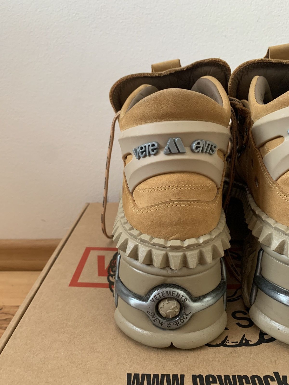 New Rock × Vetements VETEMENTS x New Rock flamesole camel boots *rare* Size US 9 / EU 42 - 6 Thumbnail