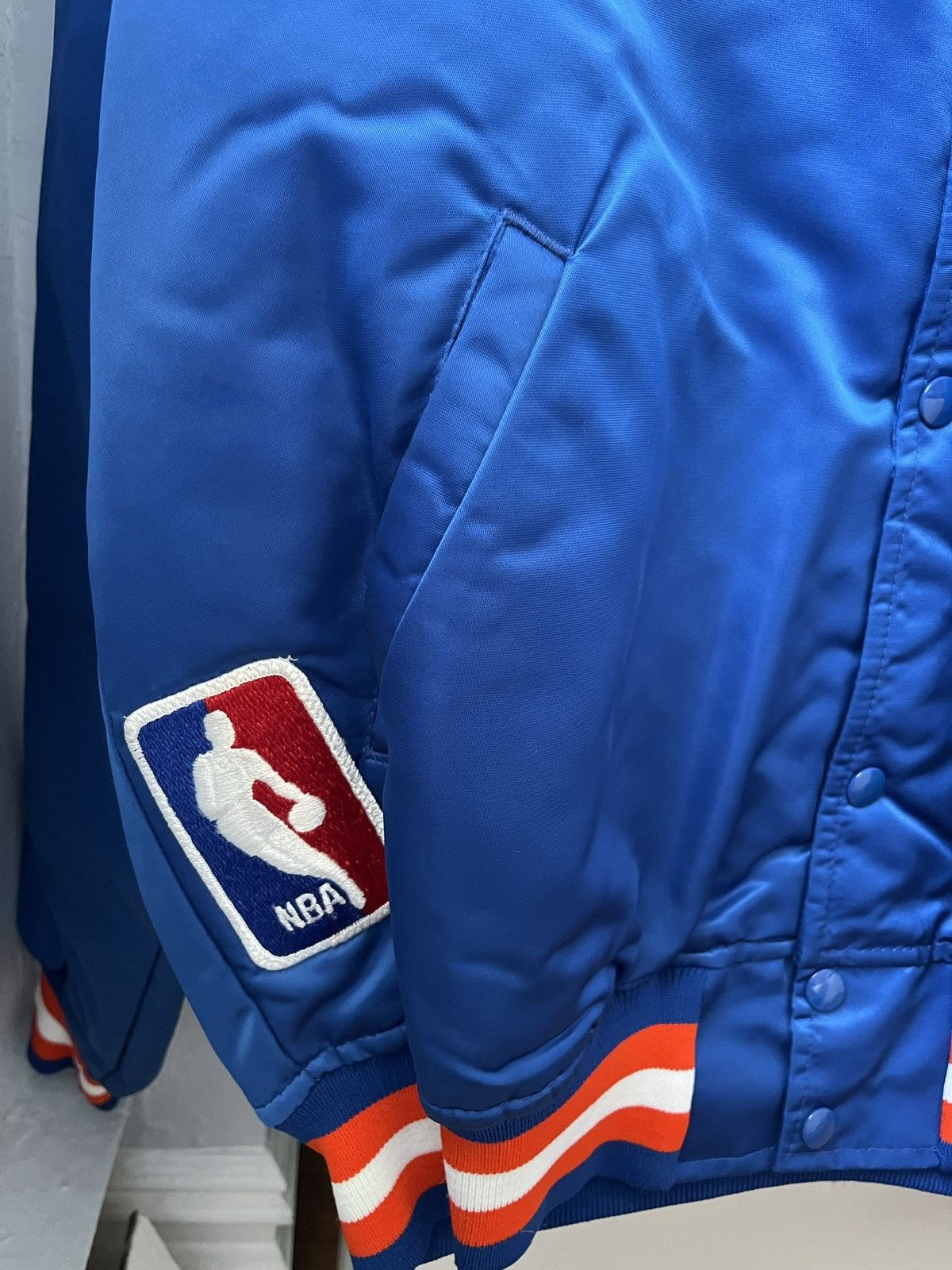Starter VINTAGE Starter New York Knicks Bomber Jacket Size L Size US L / EU 52-54 / 3 - 3 Thumbnail