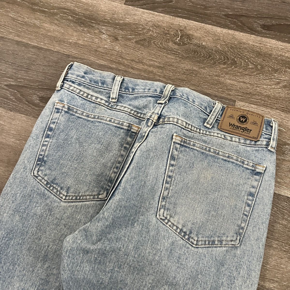 Vintage × Wrangler Vintage 90s Wrangler light grunge wash wide leg jeans Size US 33 - 3 Thumbnail