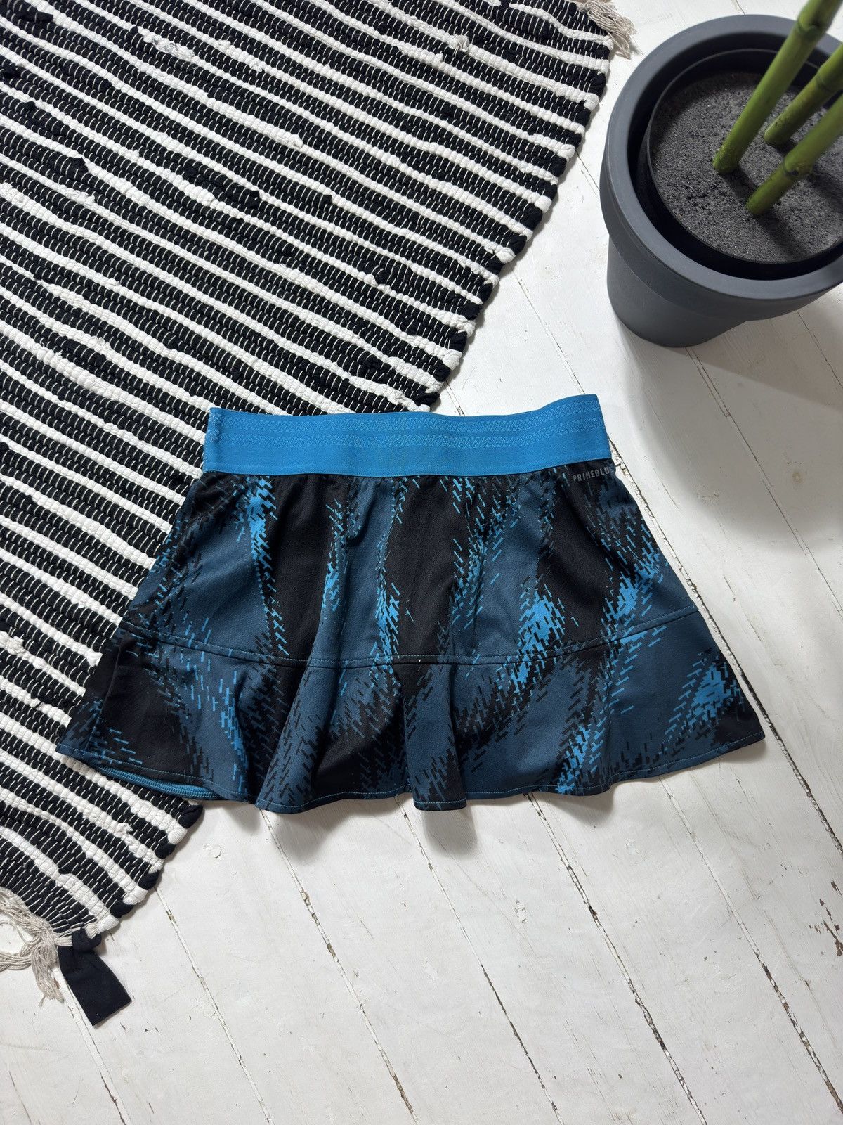 Adidas VINTAGE ADIDAS PRIMEBLUE TENNIS MINI SKIRT WITH SHORTS Size 28" / US 6 / IT 42 - 2 Thumbnail