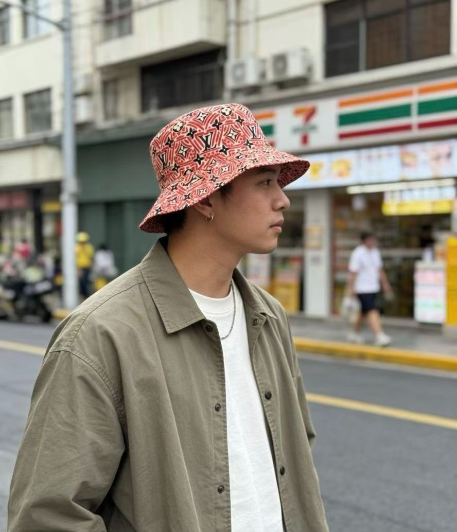 Louis Vuitton Louis Vuitton Black Red Monogram Bucket Hat Size ONE SIZE - 5 Thumbnail