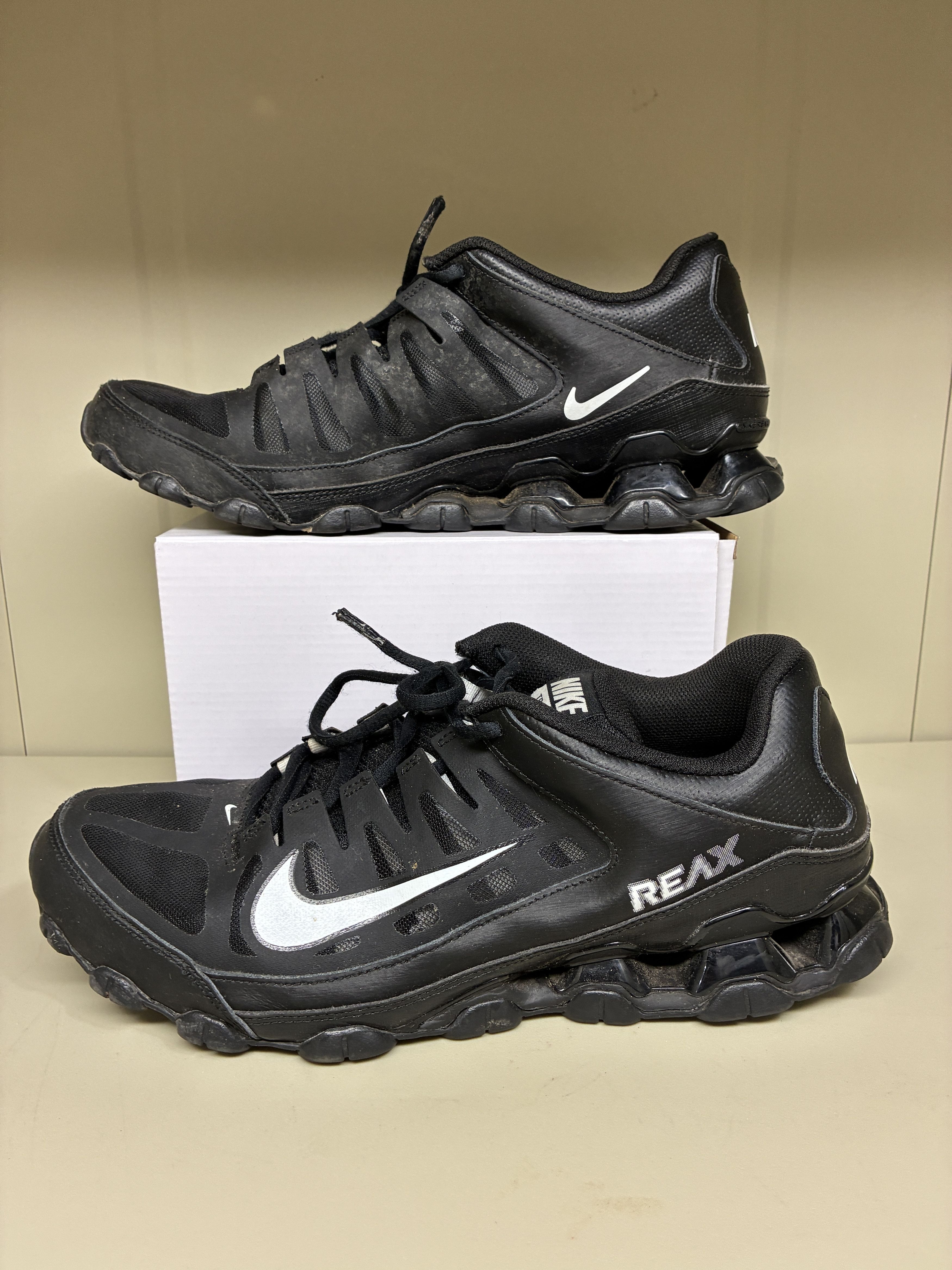 Nike Nike Reax 8 TR Mesh Black White Training Men's Size 11.5 Size US 11.5 / EU 44-45 - 1 Thumbnail