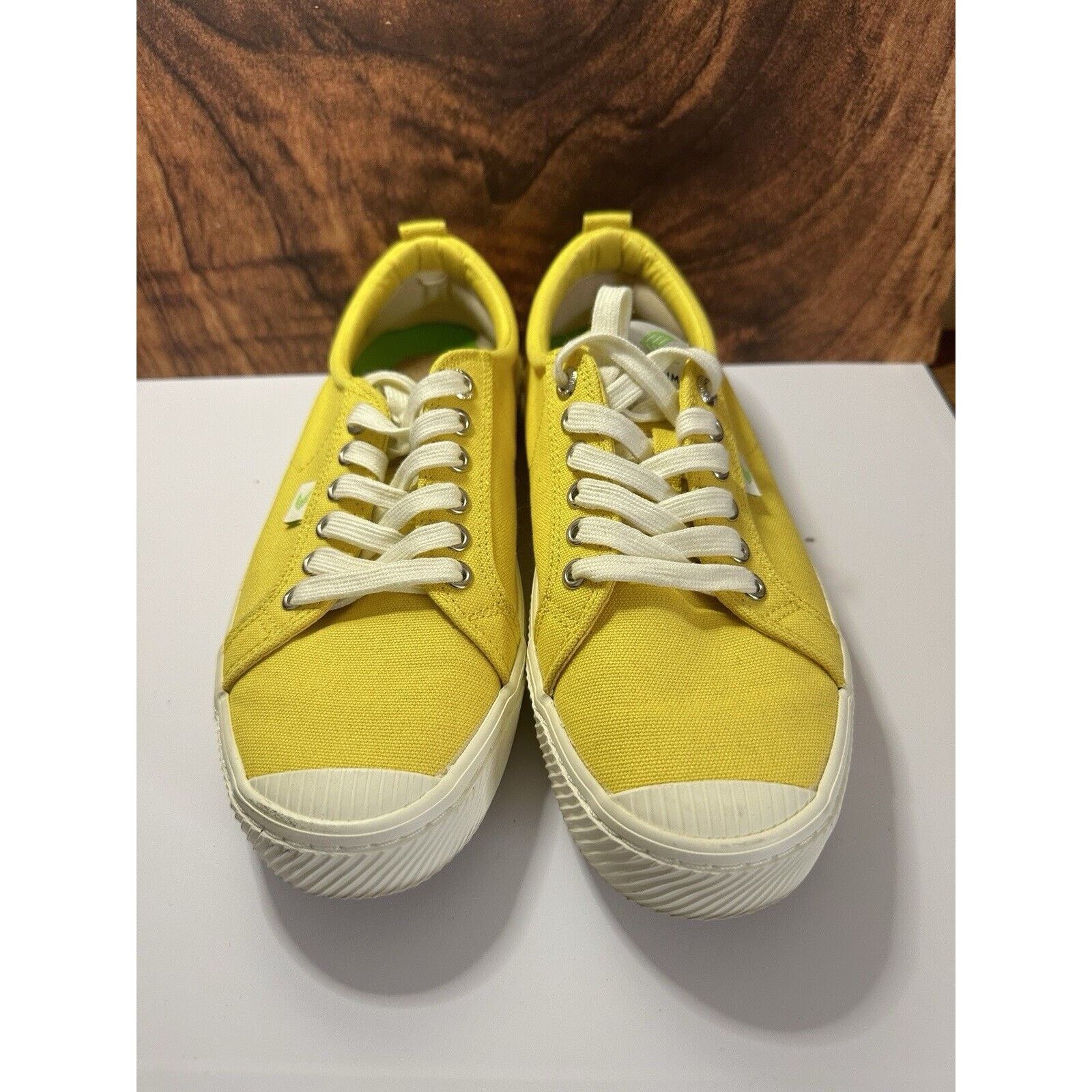 Other Cariuma OCA Low Shoes Womens 10 Mens 8.5 Yellow Uni Sneakers Size US 10 / IT 40 - 3 Thumbnail