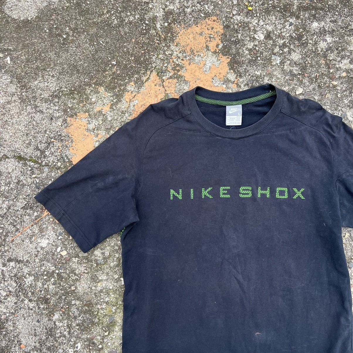 Nike × Vintage 🇺🇸 Vintage 90s Nike Shox T-Shirt Rare Retro Hype Y2K USA Size US L / EU 52-54 / 3 - 3 Thumbnail