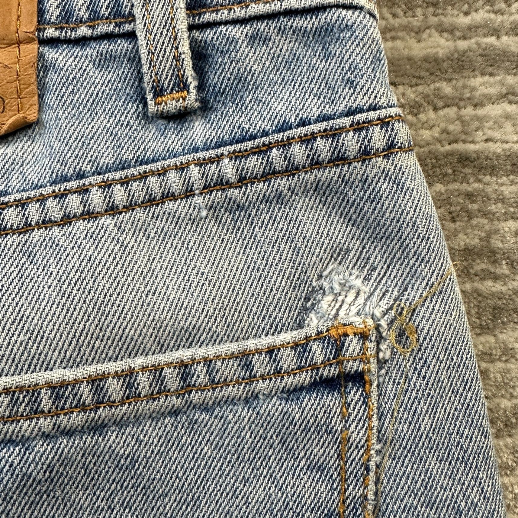 Levi's VINTAGE Levi's Jeans Mens 33x30 505 Blue Denim Faded 1997 Orange Tab Jeans Mens 33 Regular Blue 90s Cowboy Distressed 5-Pocket Levi's 505 Mens Jeans Size US 33 - 6 Thumbnail