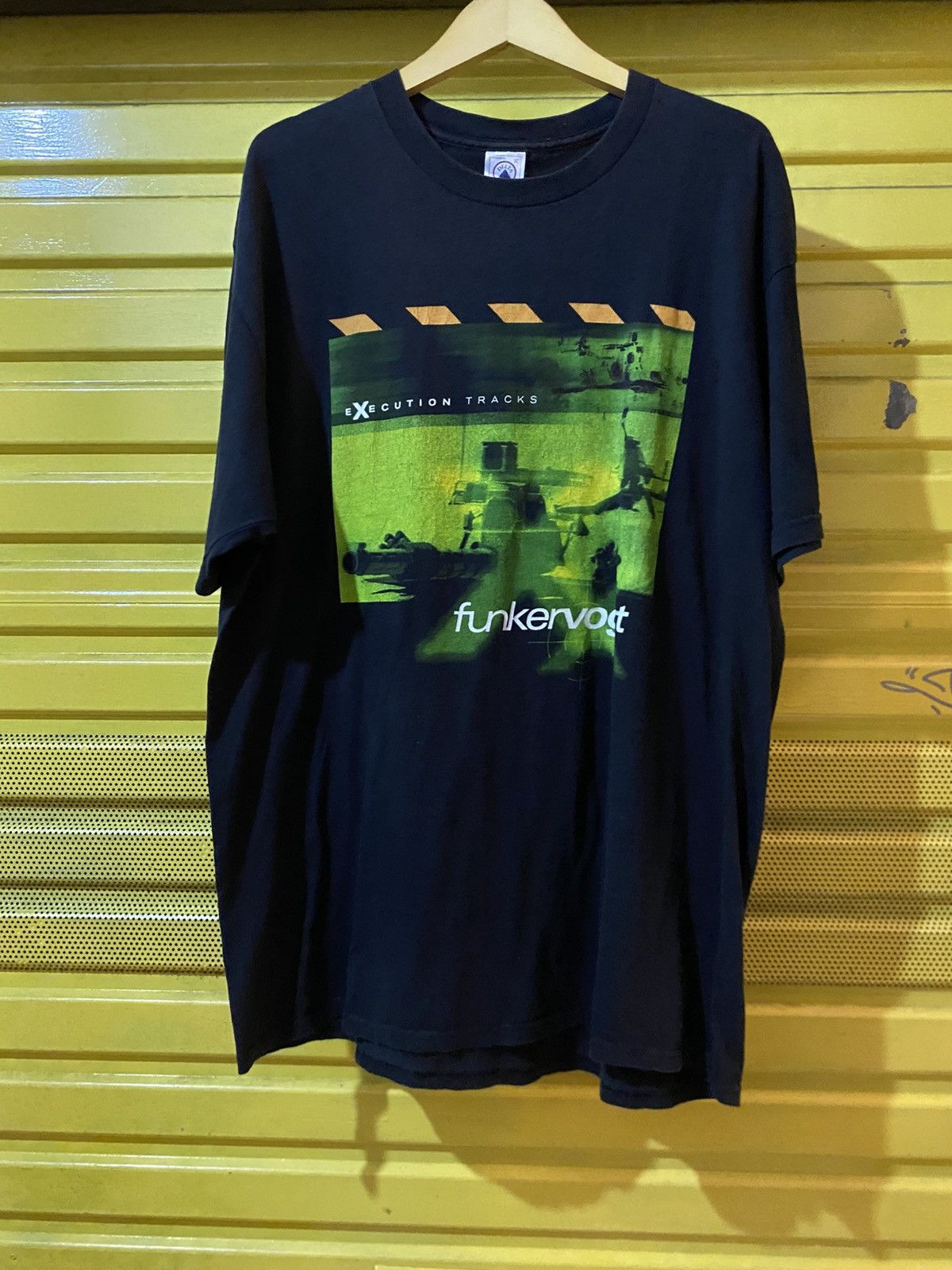 Band Tees Vintage Funkergovt Excecution Tracks Tshirt Size US XL / EU 56 / 4 - 1 Thumbnail