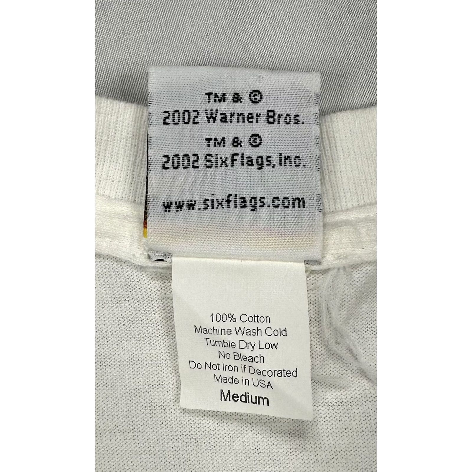 Vintage VINTAGE Six Flags Looney Tunes T-Shirt M White 2002 Bugs Bunny Taz Graphic Mens Womens Unisex Shirt Graphic Tee Size US M / EU 48-50 / 2 - 5 Thumbnail