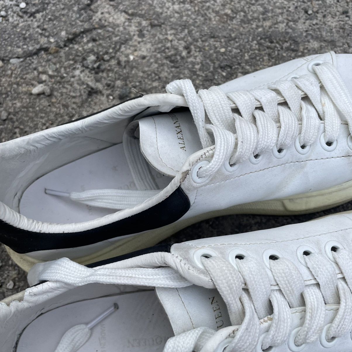 Alexander McQueen Alexander McQueen sneakers low-top leather die shoes Italy Size US 11 / EU 44 - 8 Thumbnail