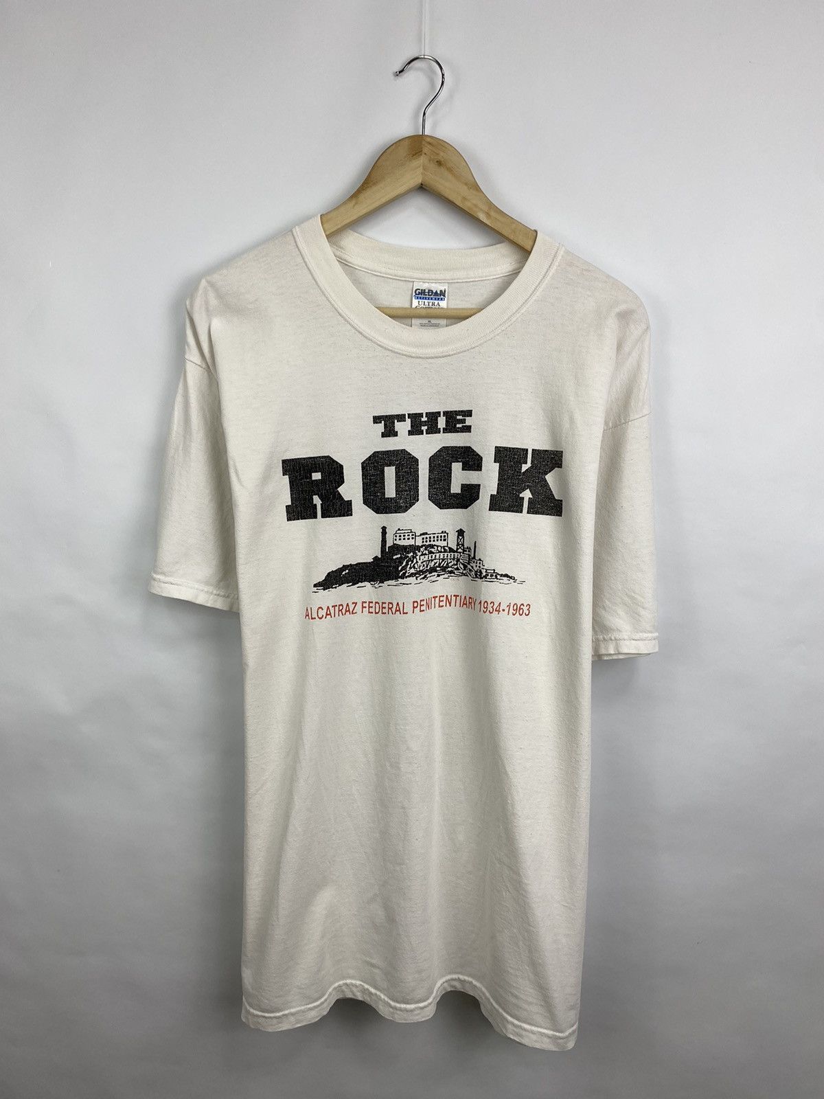 Gildan 🇺🇸 Vintage 90s Alcatraz Federal Penitentiary The Rock T-Shirt Size US XL / EU 56 / 4 - 3 Thumbnail