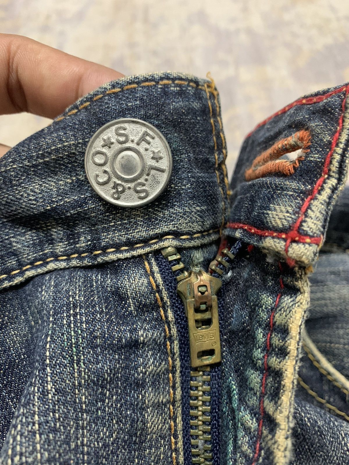 Levi's VINTAGE LEVIS STONEWASHED DISTRESSED DENIM JEANS 33x32.5 Size US 33 - 9 Thumbnail