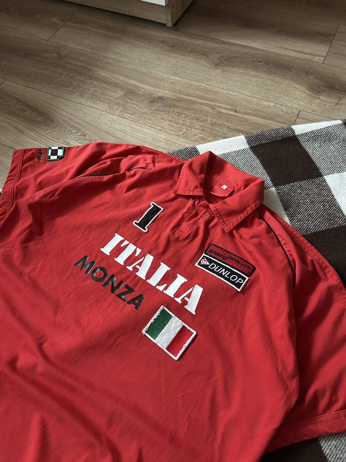 Vintage Vintage Dunlop Italia Racing big logo polos mens y2k Size US L / EU 52-54 / 3 - 2 Thumbnail