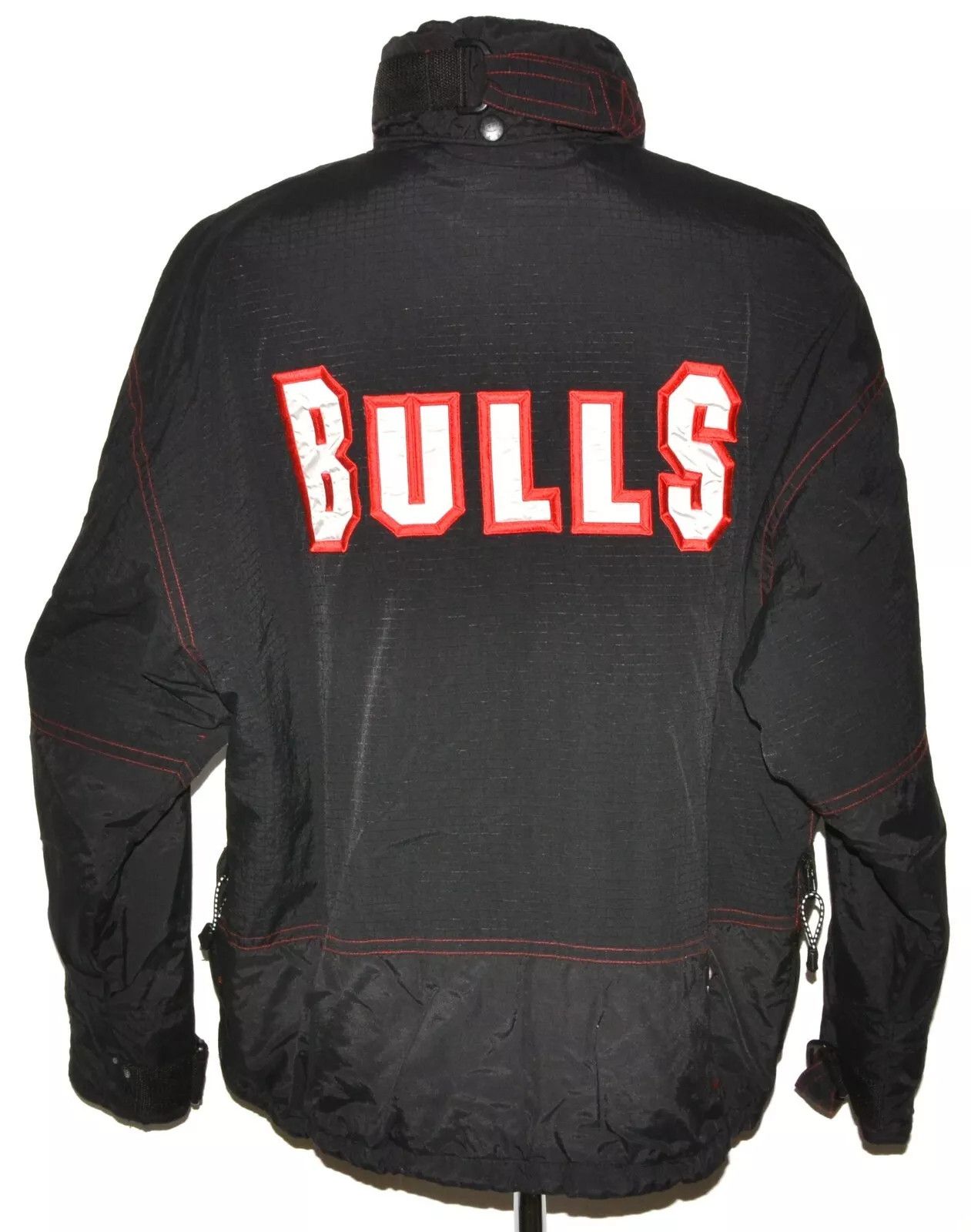 Champion NBA CHICAGO BULLS JACKET JERSEY CHAMPION SIZE XL ADULT Size US XL / EU 56 / 4 - 2 Thumbnail