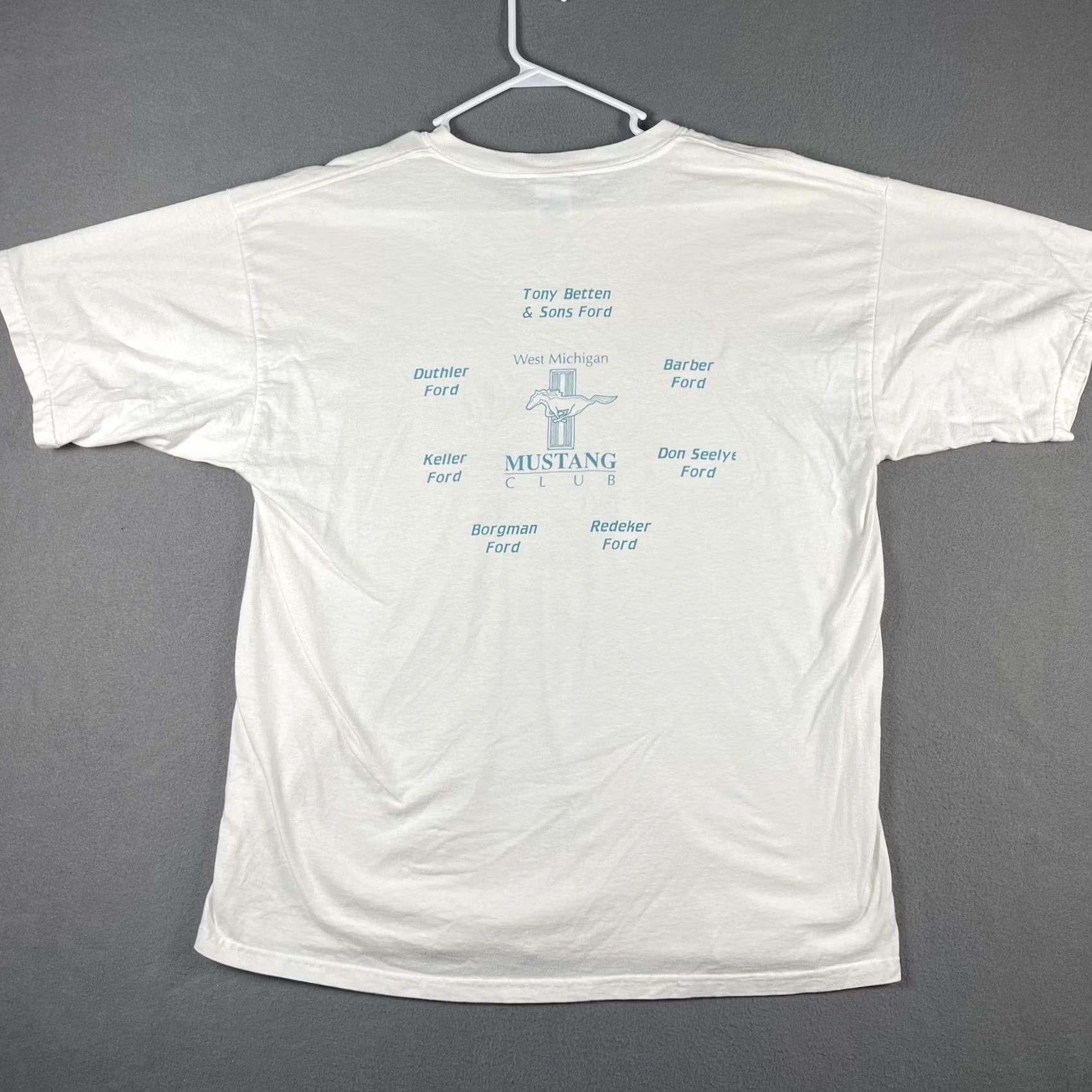 Gildan VINTAGE Mustang Pony Trails Shirt Mens XL White 2002 Car Club West Michigan Graphic Print Mustang Horse 00s Cars Mens XL White Size US XL / EU 56 / 4 - 2 Thumbnail