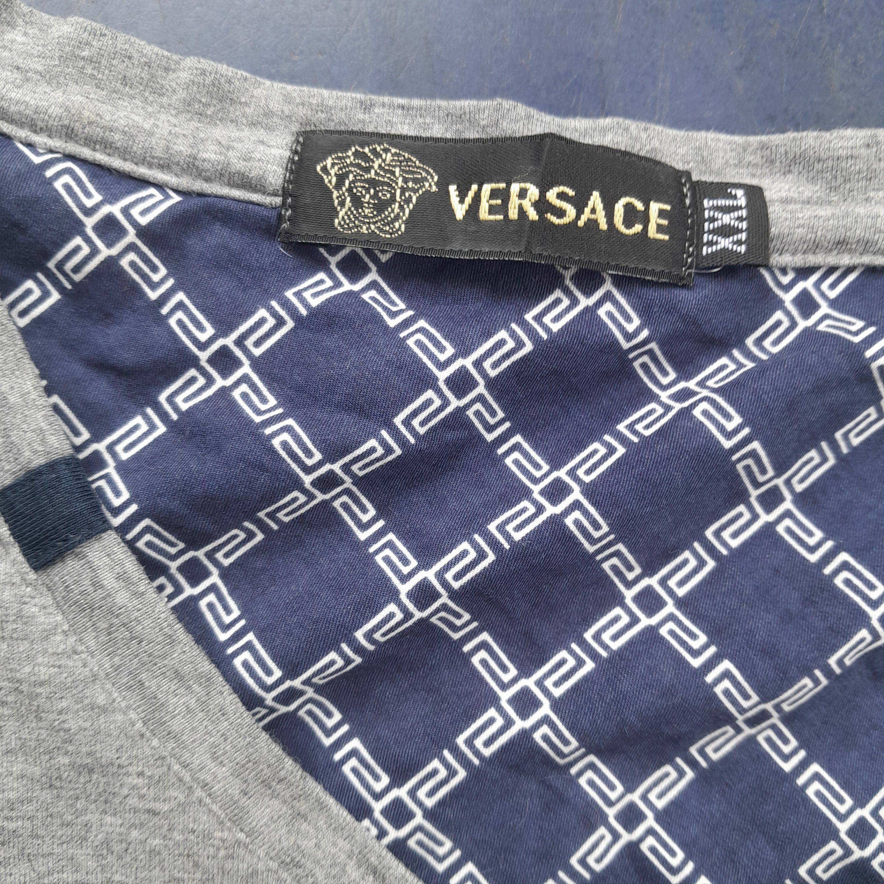 Designer × Versace Versace vneck Size US L / EU 52-54 / 3 - 4 Thumbnail
