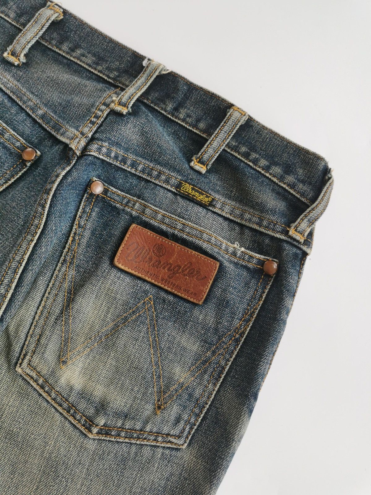 Vintage Vintage Bootcut Wrangler Faded Mud Denim Jeans Size US 28 / EU 44 - 7 Thumbnail